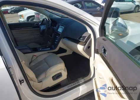 2014 Lincoln Mkt Ecoboost z USA, uszkodzony, nr VIN 2LMHJ5AT3EBL51478